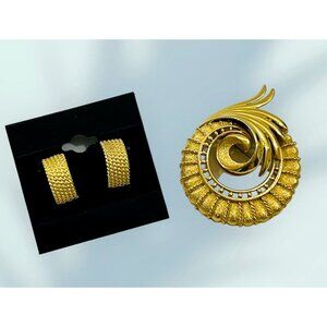 Vintage Monet Brushed Gold Tone Circle Swirl Brooch 1960-80s Half Hoop Earrings